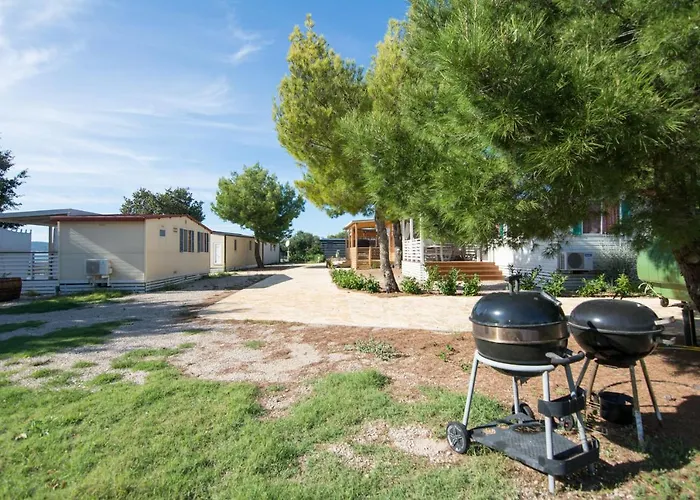 Mobile Frangipani 3 비오그라드나모루