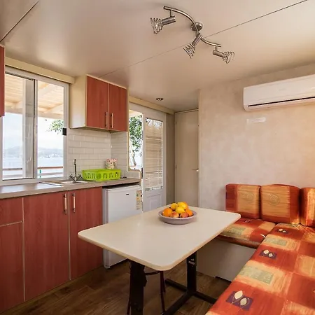 Holiday home Mobile Frangipani 3 Biograd Na Moru